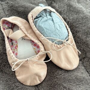 Capezio Daisy Leather Kids Pink Ballet Flats 10